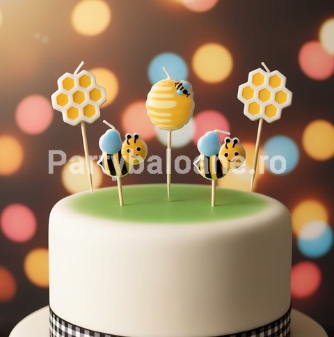 Set 5 Lumânări Tort Albinuțe - Decor Aniversare Tematică Copii Set 5 lumanari tort figurine albinute vesele pentru aniversare copii si petreceri tematice.