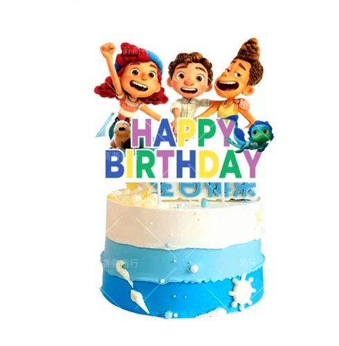 Topper Tort Luca Happy Birthday (Carton) 12x14 cm Un topper decorativ din carton pentru torturi aniversare cu tematica animatiei Luca. Grafica foarte colorata ii prezinta pe Luca