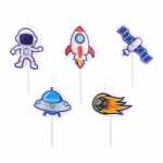 Set 5 Lumanari Tort Cosmos Astronaut Racheta si OZN Set 5 lumanari pentru tort tematica cosmos ilustrand un astronaut o racheta spatiala un ozn un meteorit si un satelit